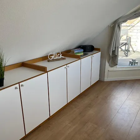 Appartement Freundliches City-apartment Mit Balkon & Skyline-blick - Easy