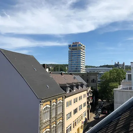 Appartement Freundliches City-apartment Mit Balkon & Skyline-blick - Easy