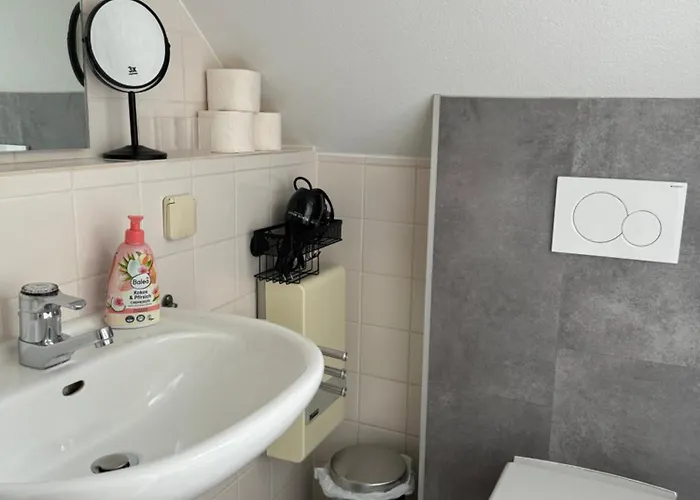 Freundliches City-apartment Mit Balkon & Skyline-blick - Easy Appartement Wuppertal